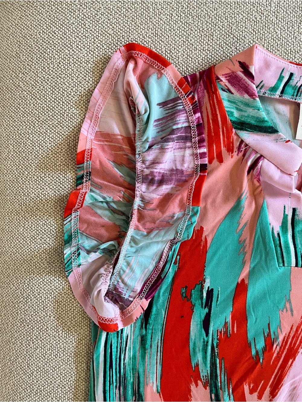 Multi color Abstract Pattern Flutter Short Sleeve Top Blouse Size Medium NWOT - Picture 5 of 15